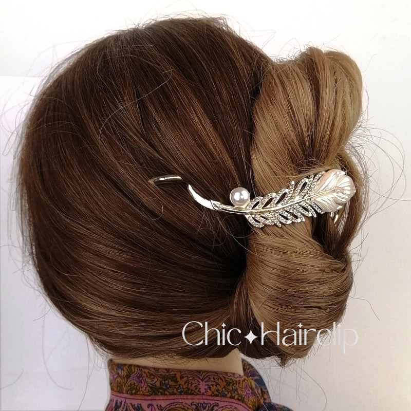 Barrette cheveux originale moderne et soignée permet de transformer des coiffures simples en looks élégants et tendance.