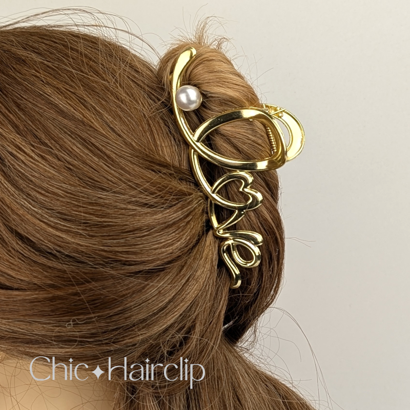 Pince à cheveux originale en métal doré pour un maintien impeccable tout au long de la journée