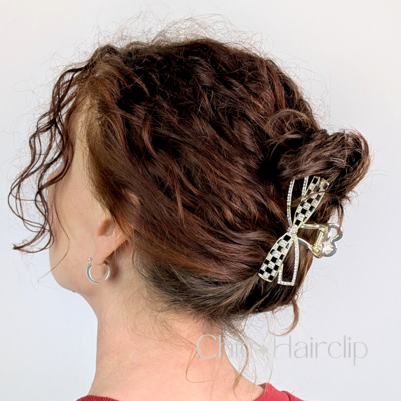 Pince cheveux chic en métal décor original avec strass