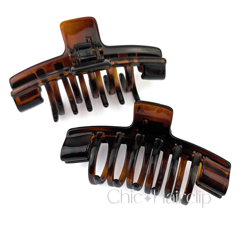 Pince cheveux originale Fabriquée en France, couleur écaille. Matière plastique de qualité.